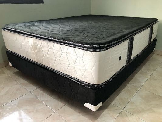 Linea Doble Pillow